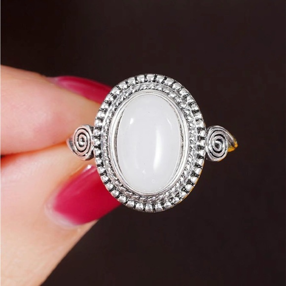 Fashion jewelry Vintage Artificial gemstone decorative stone ring size 8 - Picture 3 of 5